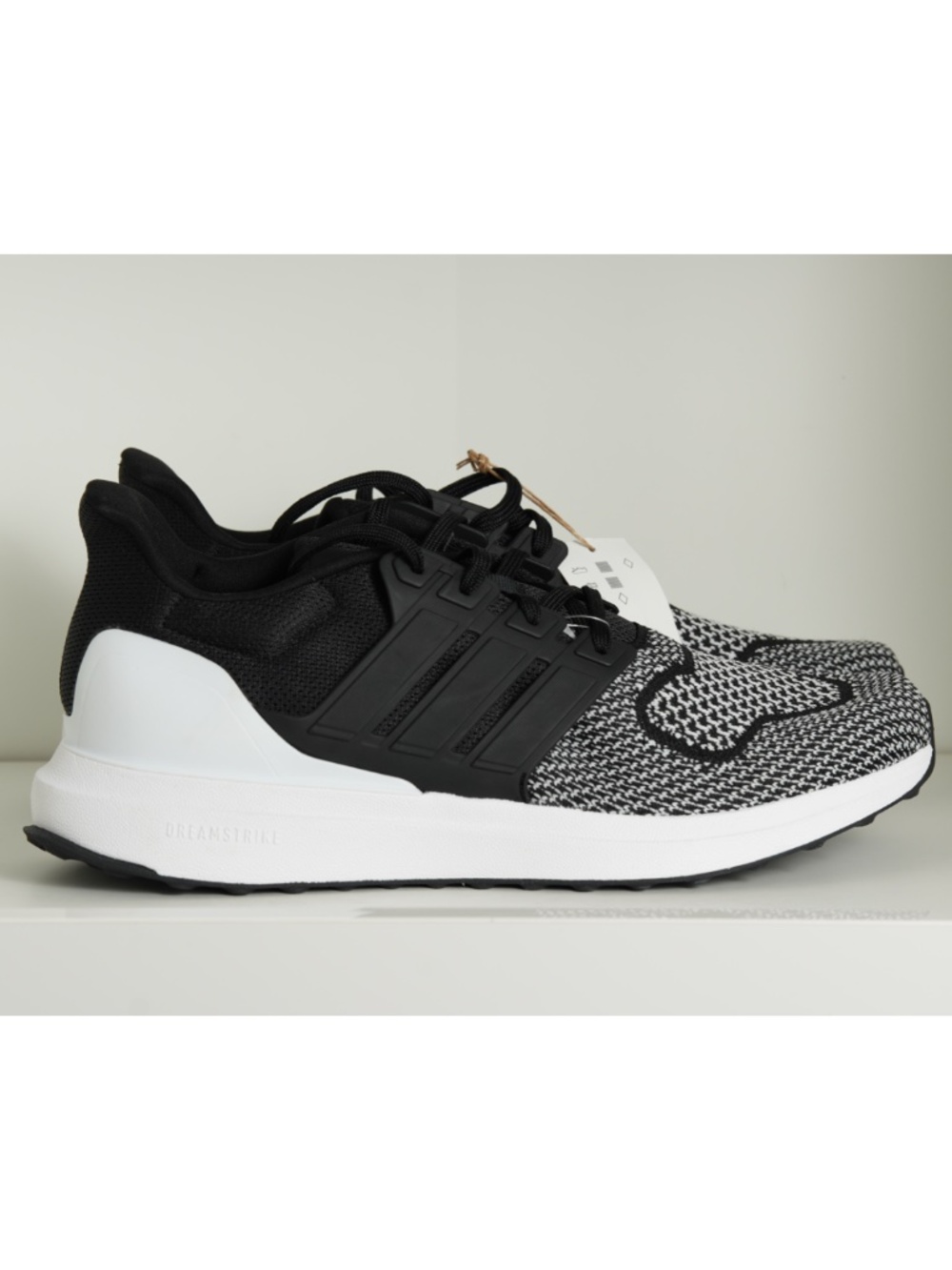 Adidas UltraDream DNA Black White JS0313 Men’s Running Gym Shoes Sz 11